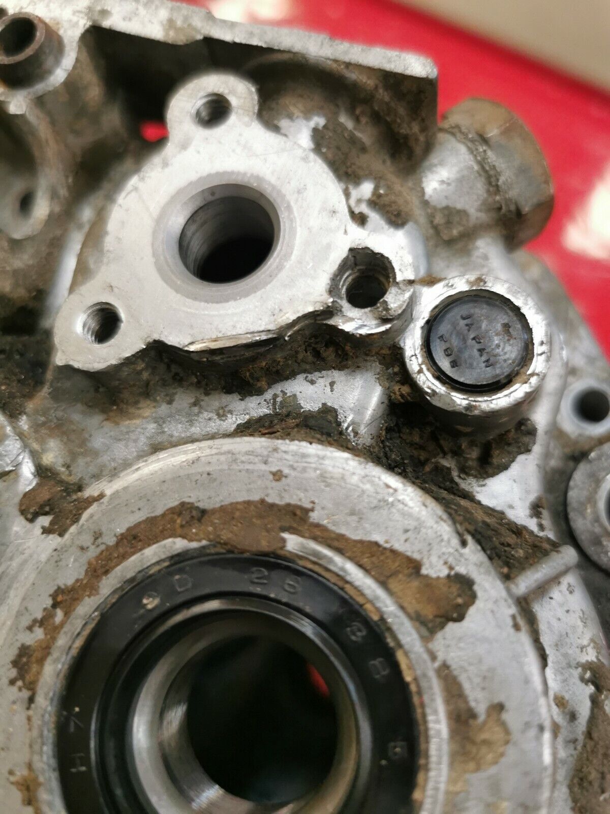 Yamaha DT125 1975 crankcase crank case left right 248-15111-02-00