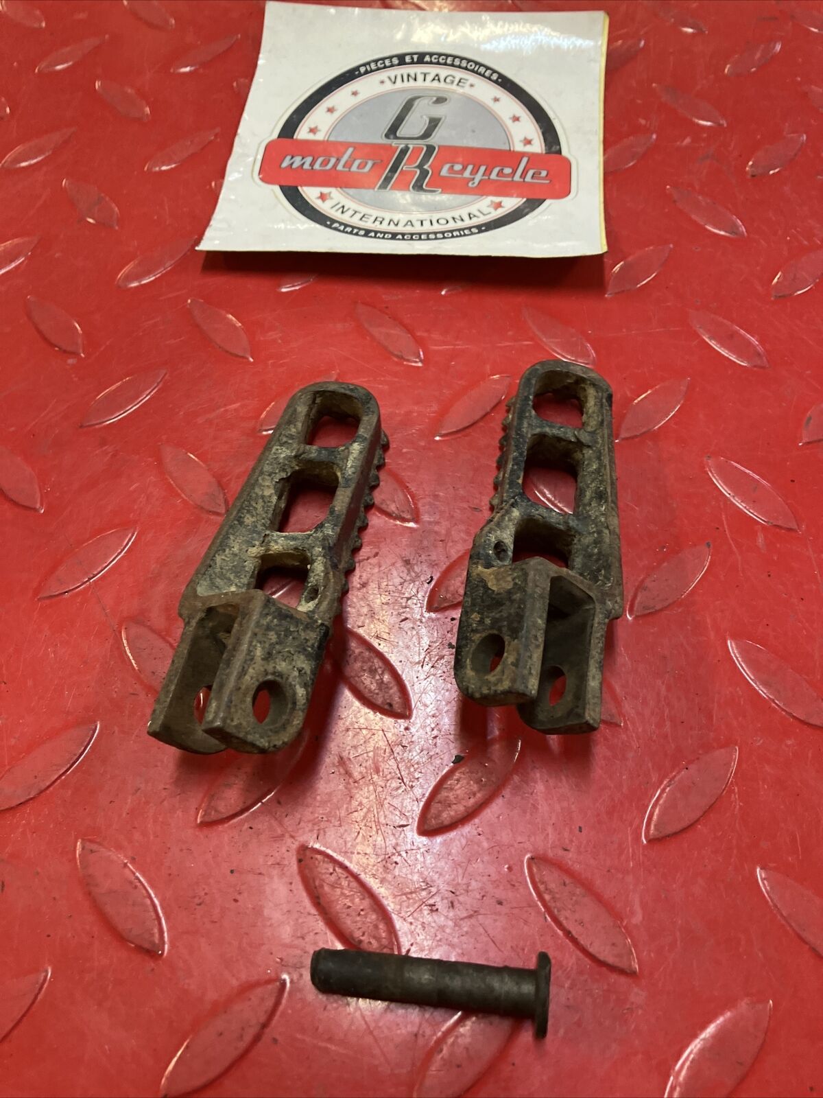 Suzuki RM125 1982 Footpeg footrest Foot peg rest step left right