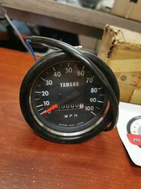 NOS Yamaha 1974 - 1976 RD200 SPEEDOMETER 397-83510-40-00 Y140