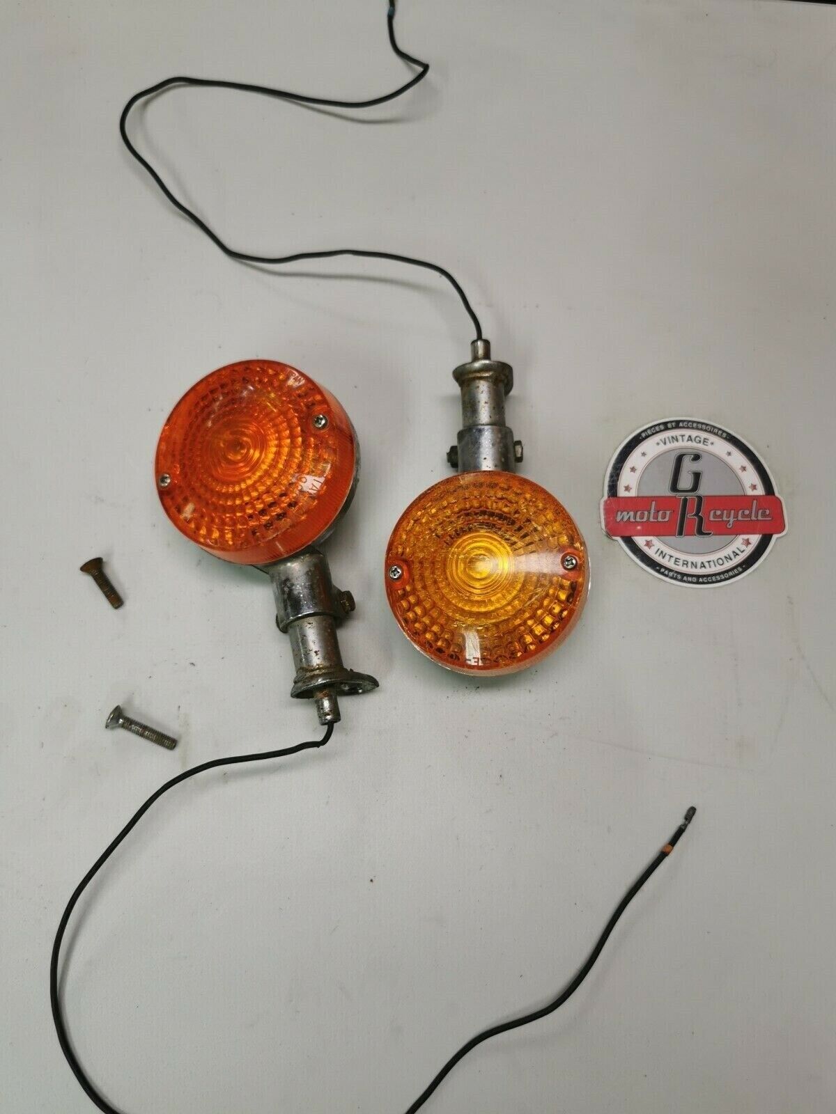 Honda CB750F 1978 rear turn signal flasher 33607-374-670 33600-374-671