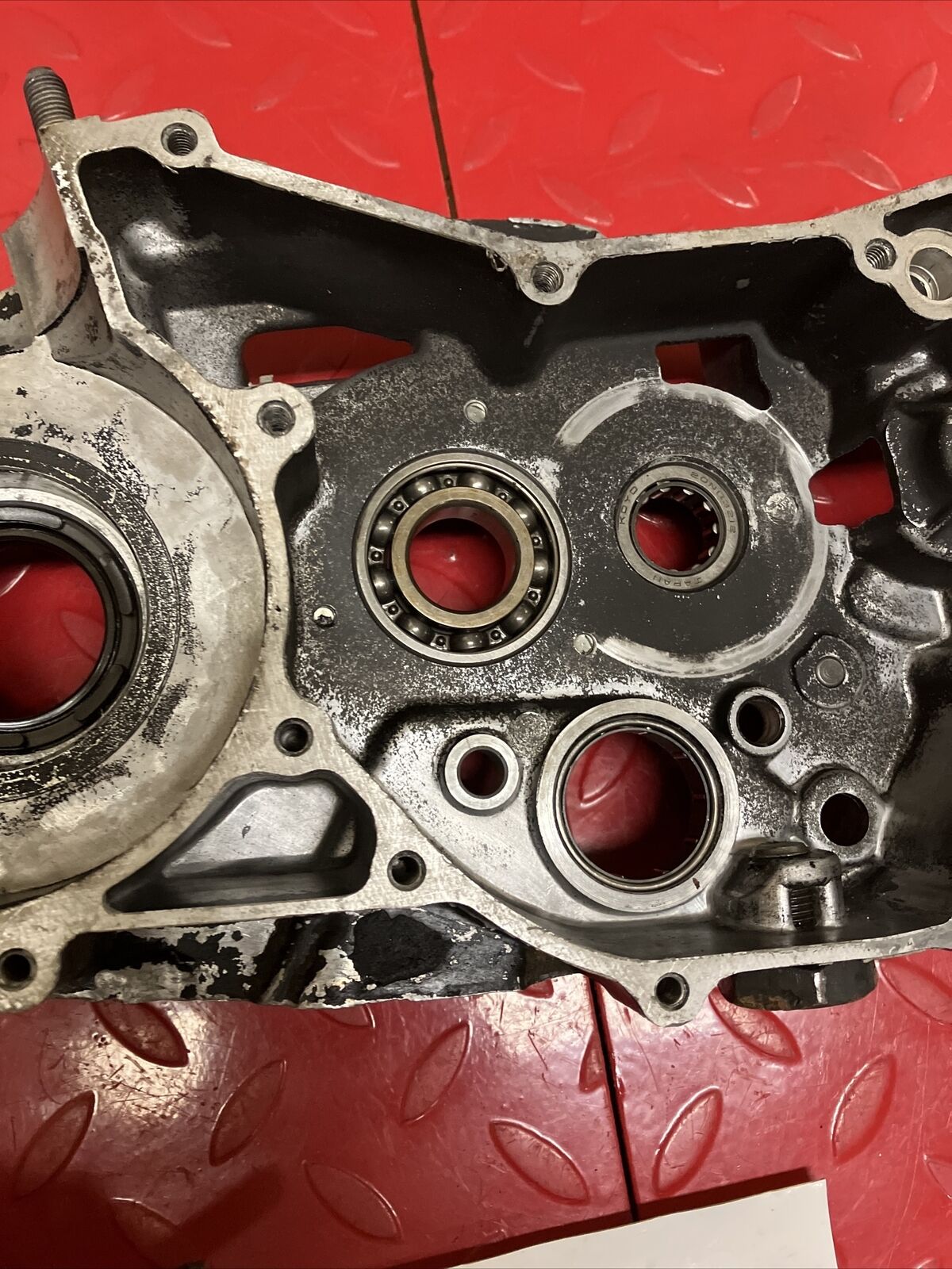 Yamaha DT250 1977 crankcase left right crank case set