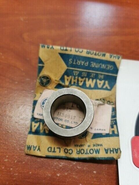 NOS Yamaha 1973 1974 TX750 COLLAR 90387-20236-00 Y116