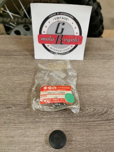 NEW NOS SUZUKI ALT125 1983 - 1985 DRZ125 PLUG OD:22.5 09241-22002 S37