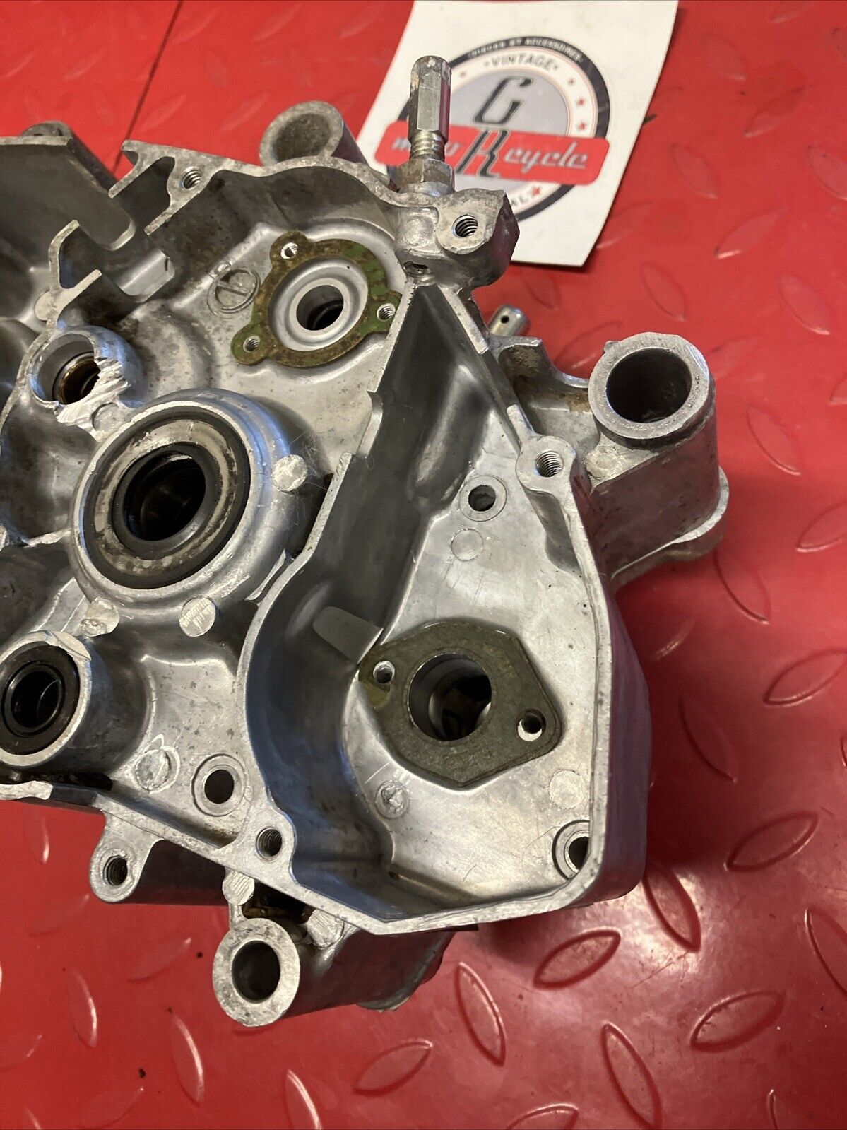 Suzuki RV90 1975 crankcase set left right