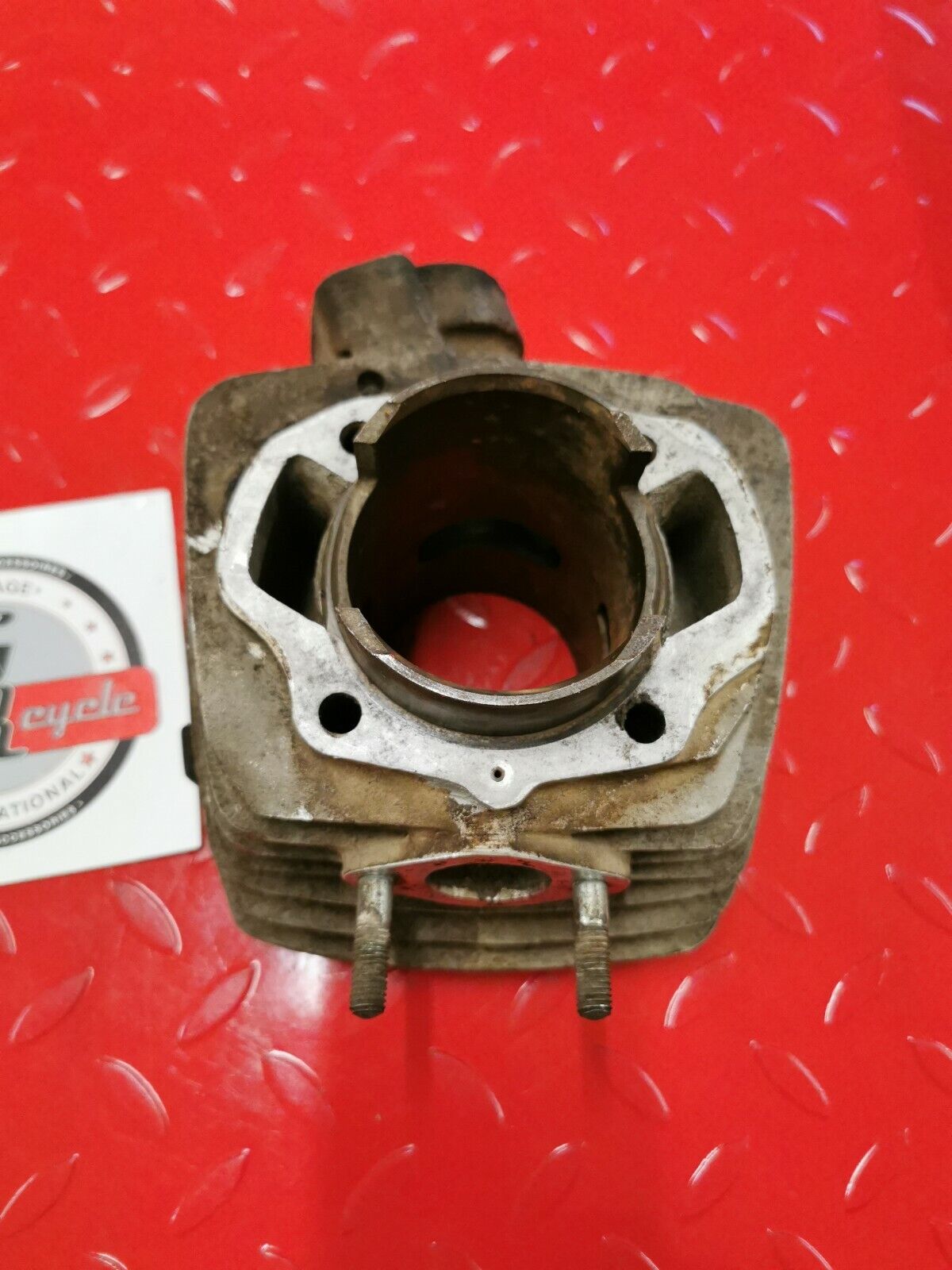Suzuki TS185 1974 cylinder jug barrel 1975 T