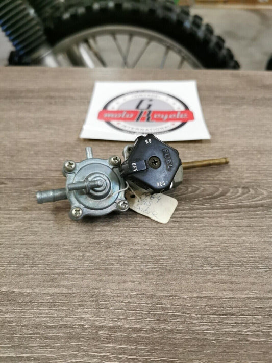 NOS HONDA VFR750S 1982 - 1985 PETCOCK ASSY 16950-MB0-701 16950-MB0-023 H44