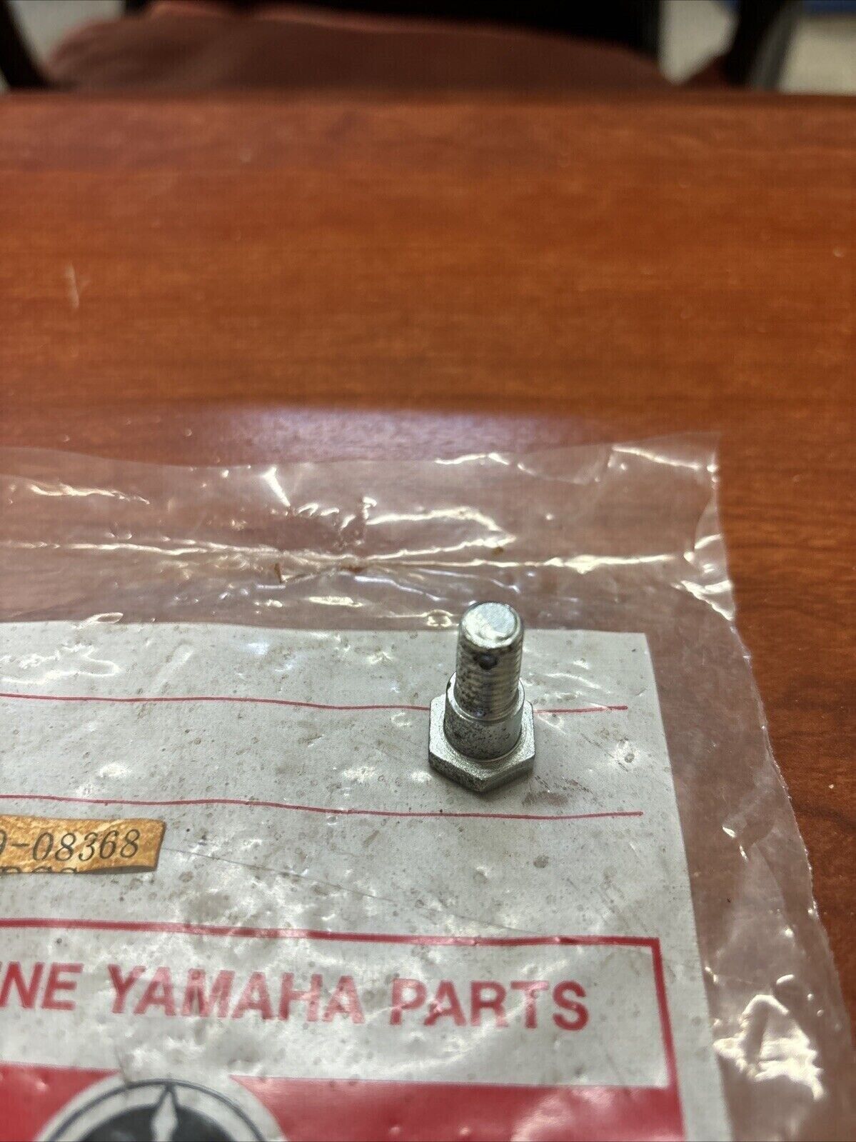 NOS Yamaha DT100 DT50 GT80 LB50 BOLT 183-25378-00-00 SUB 90109-08368-00 Y182