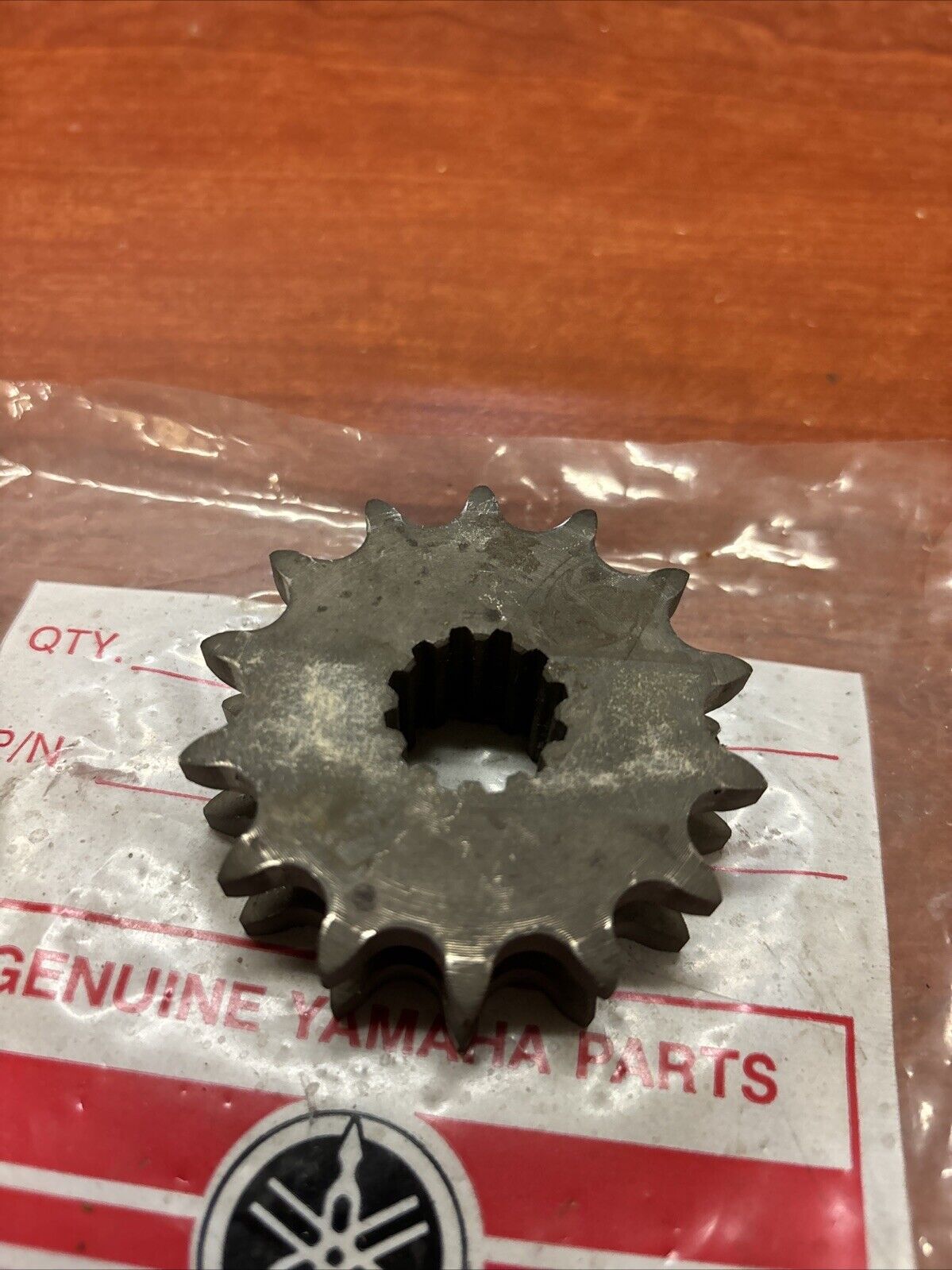 NOS Yamaha CS340 EC340 ET340 CHAIN DRIVE SPROCKET 14T 806-17682-40-00 Y177