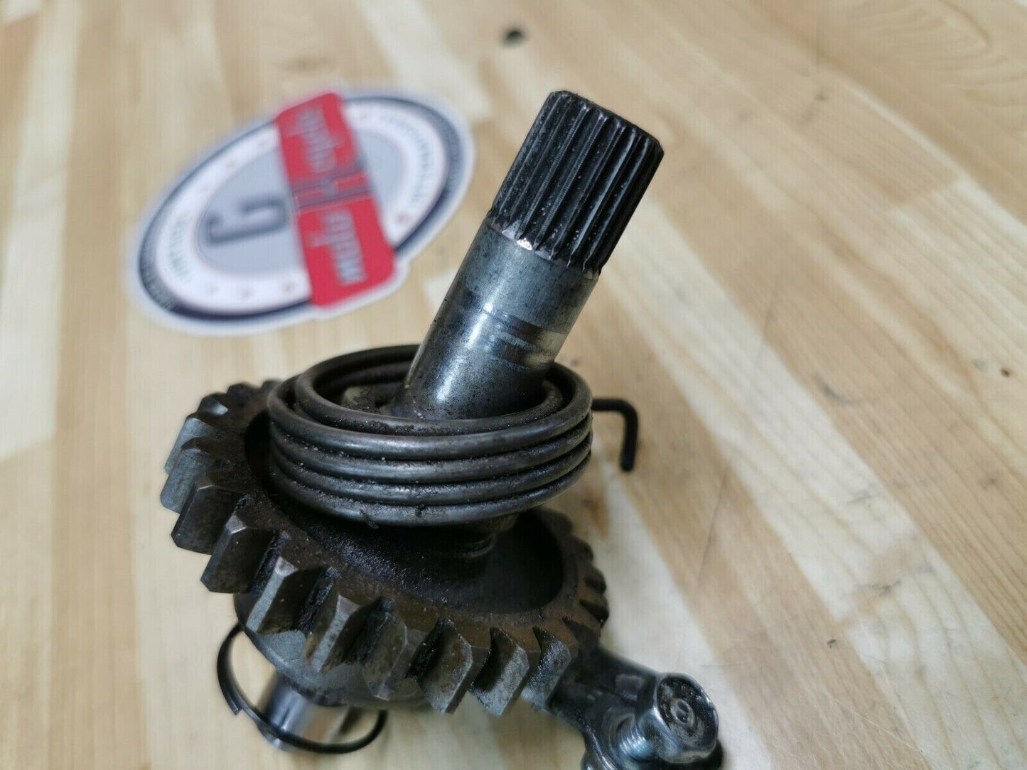Honda CR125R 1984 kickstarter kick starter spindle shaft gear 28251-KA3-710