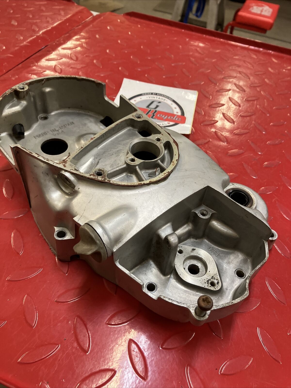 Kawasaki G5 1972 right side engine clutch cover