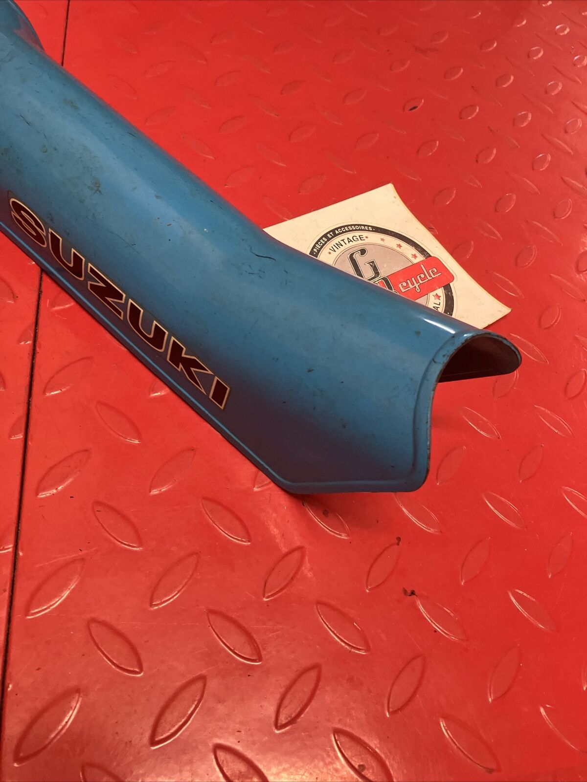 Suzuki RV90 1975 Top frame cover