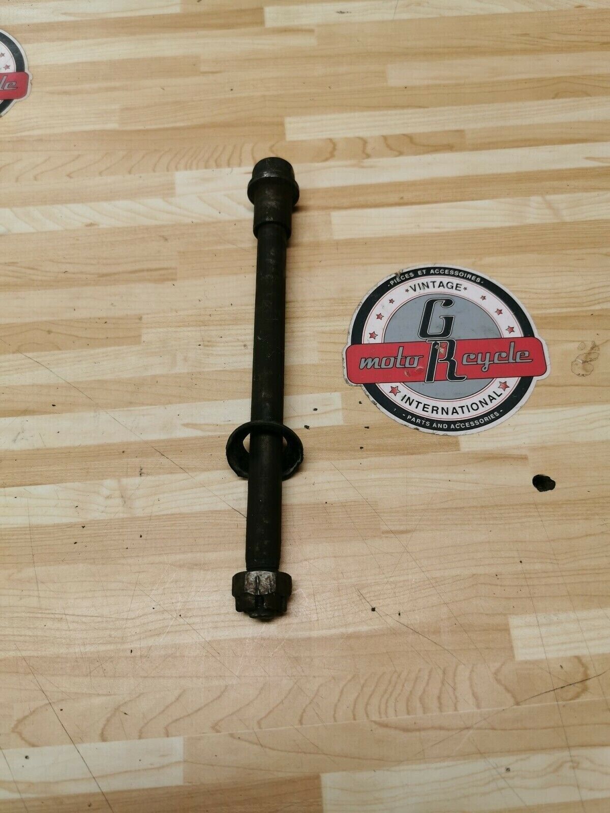 Yamaha DT200 1985 front wheel axle bolt