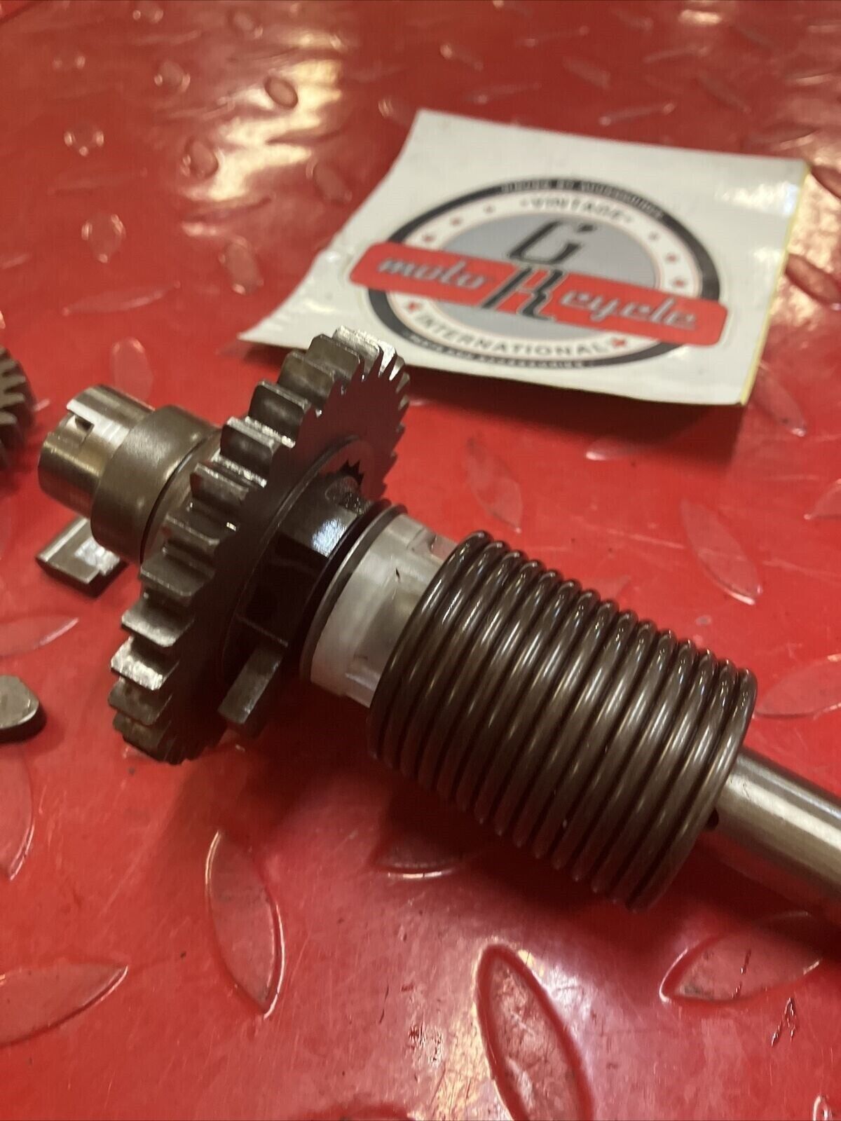 Suzuki RV90 1976 kickstarter kick starter shaft spindle idle gear