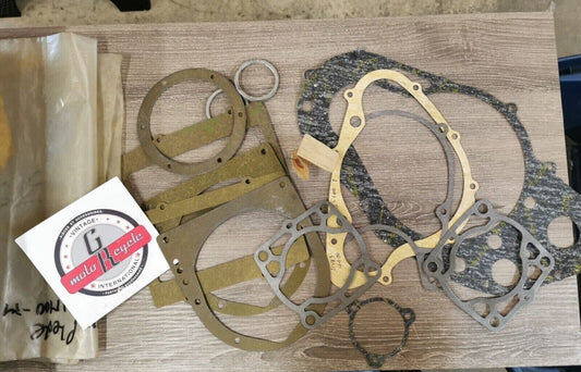 NOS SUZUKI GT 550 1972 - 1977 GASKET KIT INCOMPLETE 11400-34810 S25