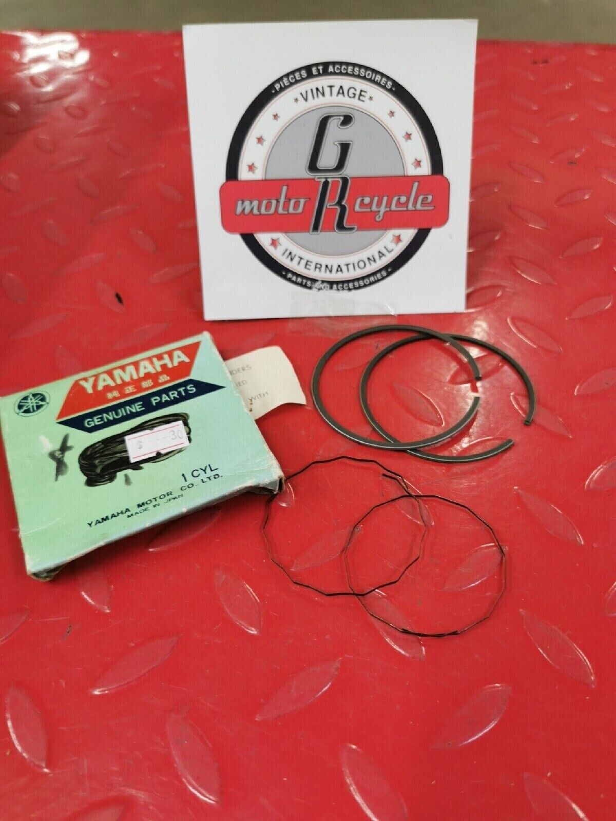 NOS YAMAHA AT2 AT3 CT2 CT3 1972 1973   PISTON RING SET  1ST  314-11610-10-00 Y51