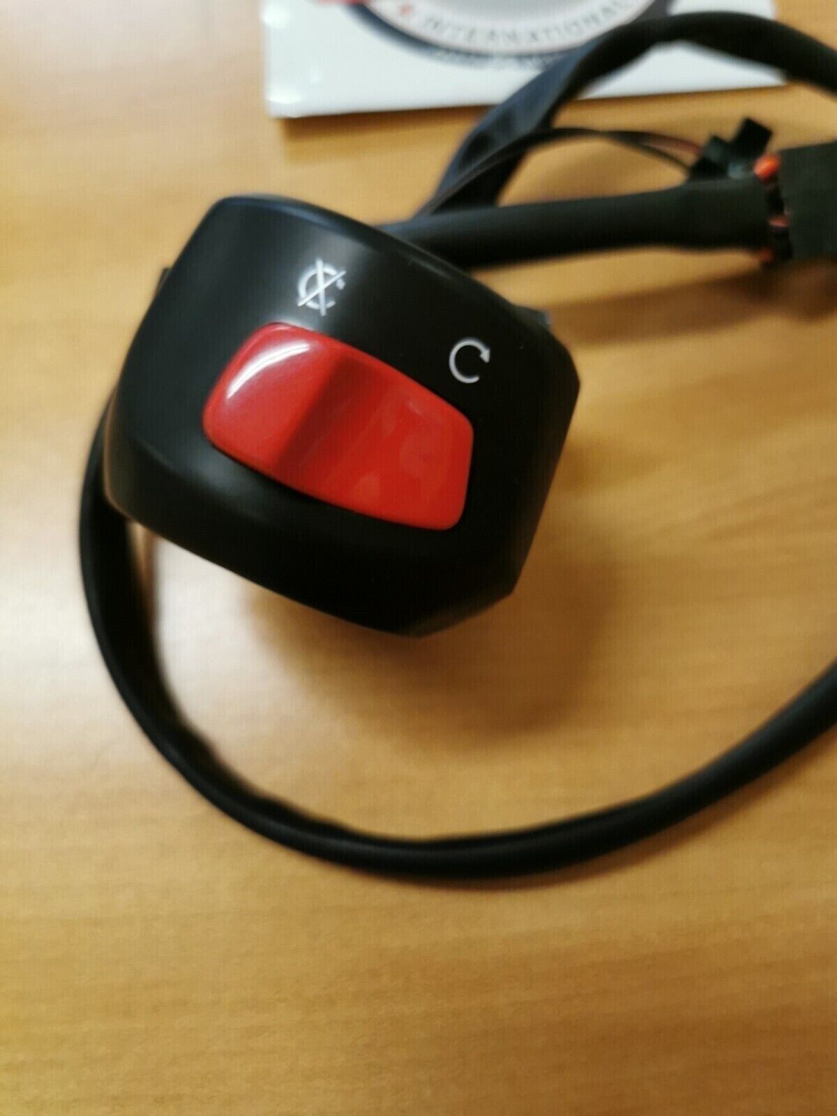 NOS SUZUKI GSXR600  GSXR750  GSXR1000 SV650  HANDLE SWITCH 37200-27E31 S9