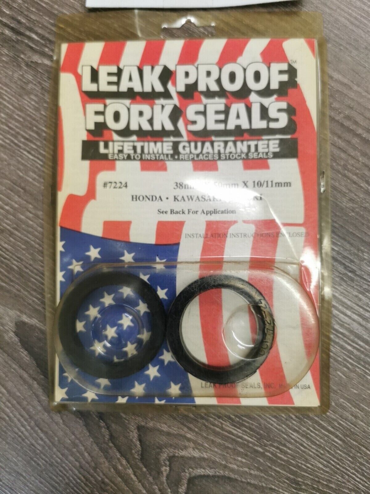 NOS LEAK PROOF CR125 KX80R KX125 KDX200 KDX400 RM125 PE175  FORK SEALS 7224 J18