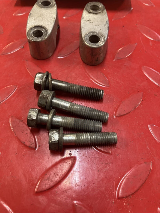 Suzuki RM125 1985 handlebar triple tree steering stem top clamp holder 1984