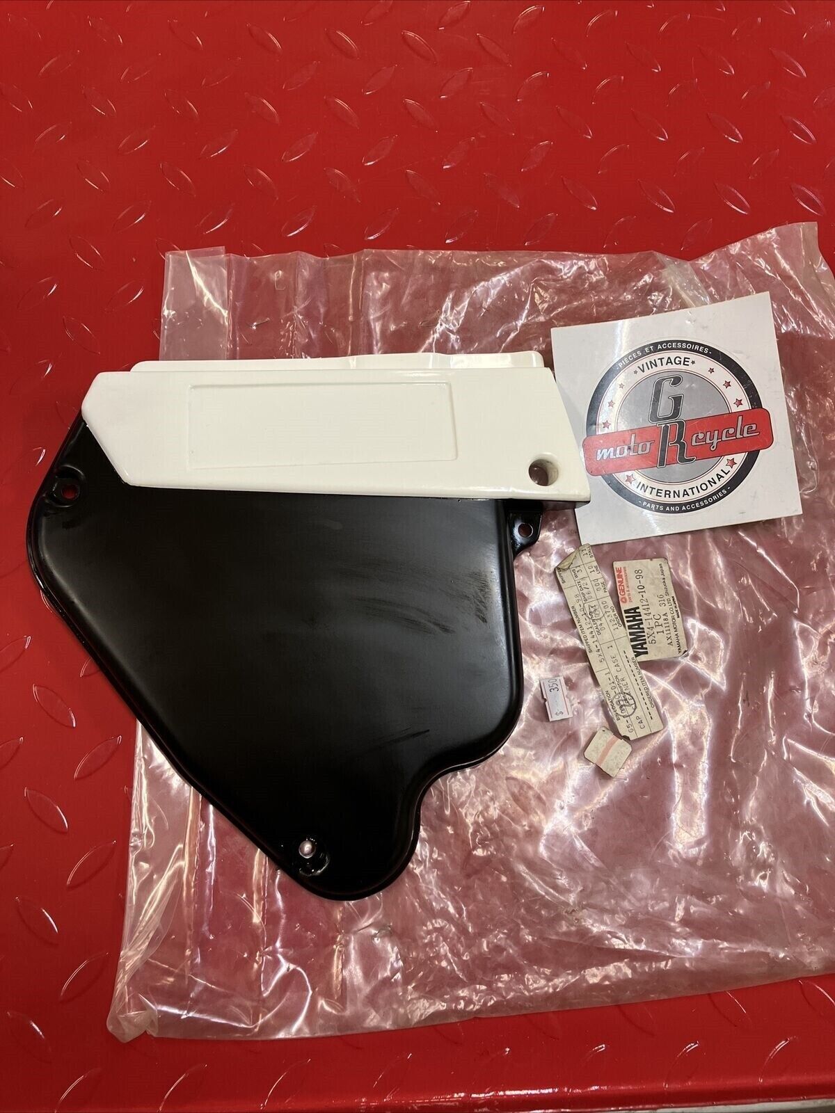 NOS YAMAHA 5X4-14412-00-98 5X4-14412-10-98  YZ125 CAP Y12                      .