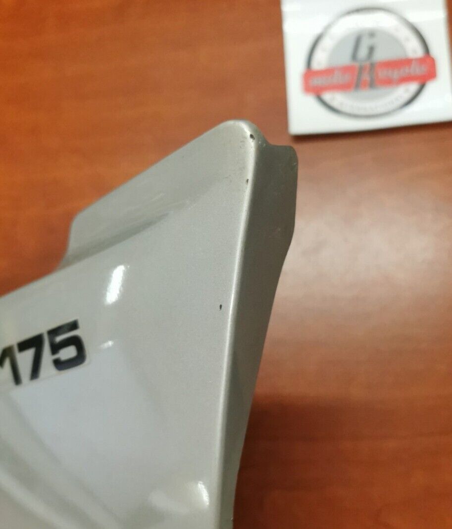 NOS Yamaha ENDURO 1979 DT175 SIDE COVER SILVER 2N4-21721-01-20 ( DAMAGED) Y106