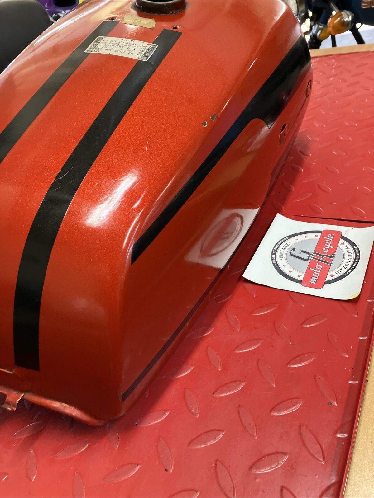 Suzuki RE5 Fuel tank gas petrol reservoir NO PETCOCK