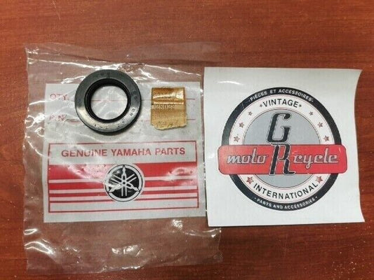 NOS Yamaha BW200 DT1 FZR400 FZR600 FZS600 OIL SEAL (28X47X7) 93102-28022-00 Y136