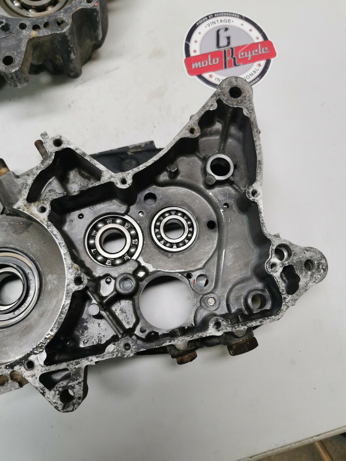 Suzuki RM250 1976 crankcase crank case left right