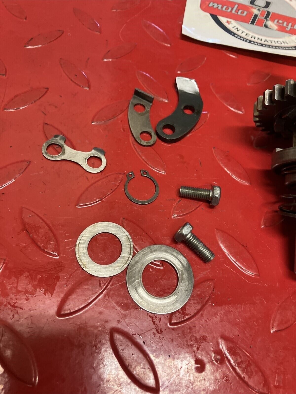 Suzuki DS100 1978 kickstarter kick starter spindle shaft gear assy