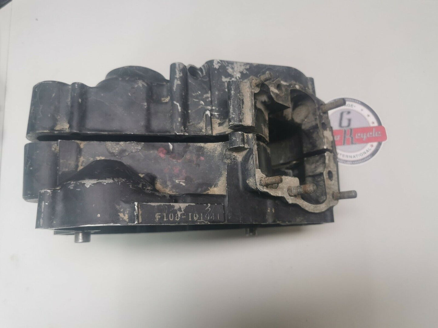 Suzuki RM125 1984 crankcase crank case left right