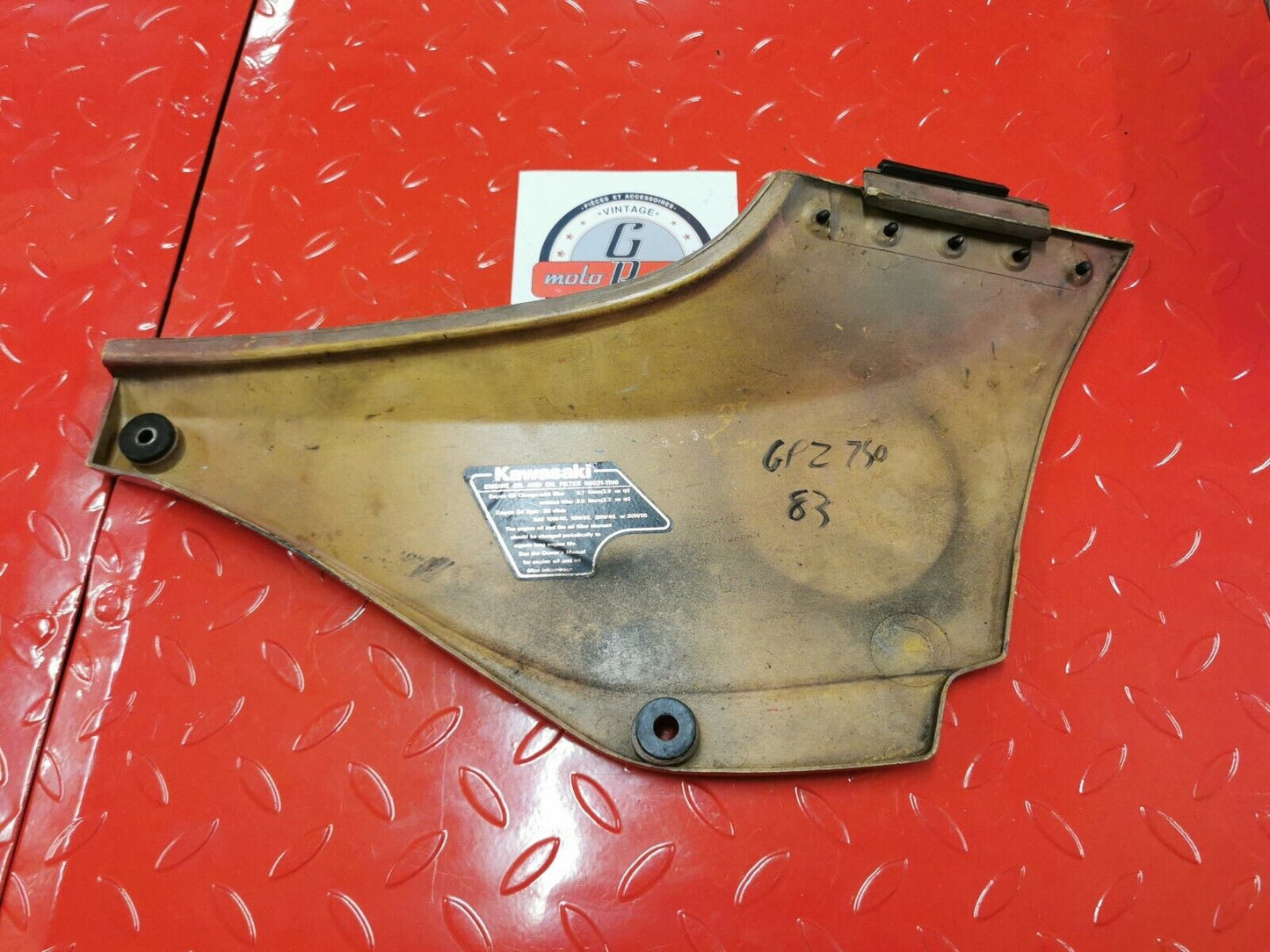 Kawasaki GPZ1100 1983 left side cover panel fairing 1984
