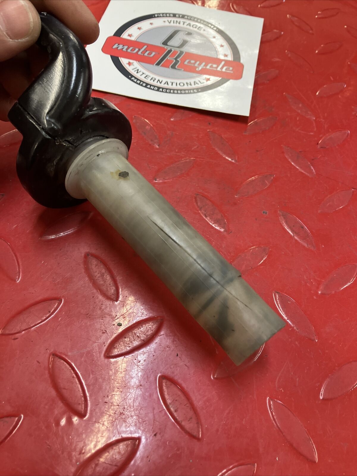 Honda XR200R 1987 twist throttle housing tube 53167-KA2-000 53168-KA2-000