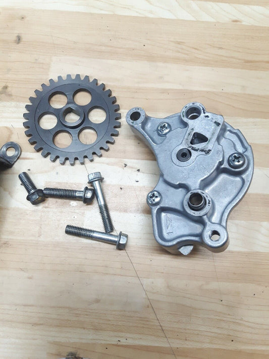Honda XR200R 1984 oil pump gear housing shaft body cover