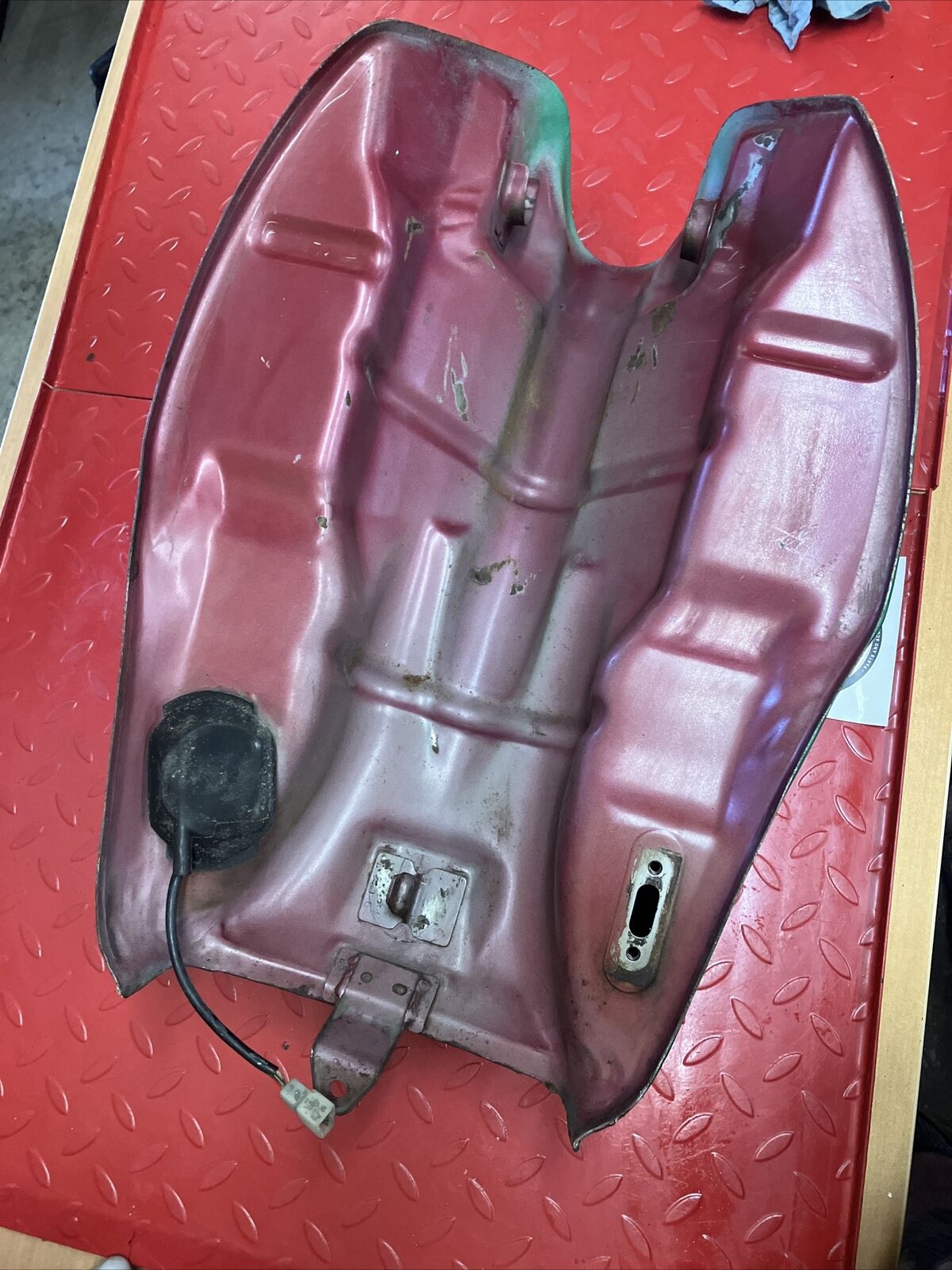 Kawasaki KZ1000E 1980 shaft 1979 Fuel tank gas petrol reservoir