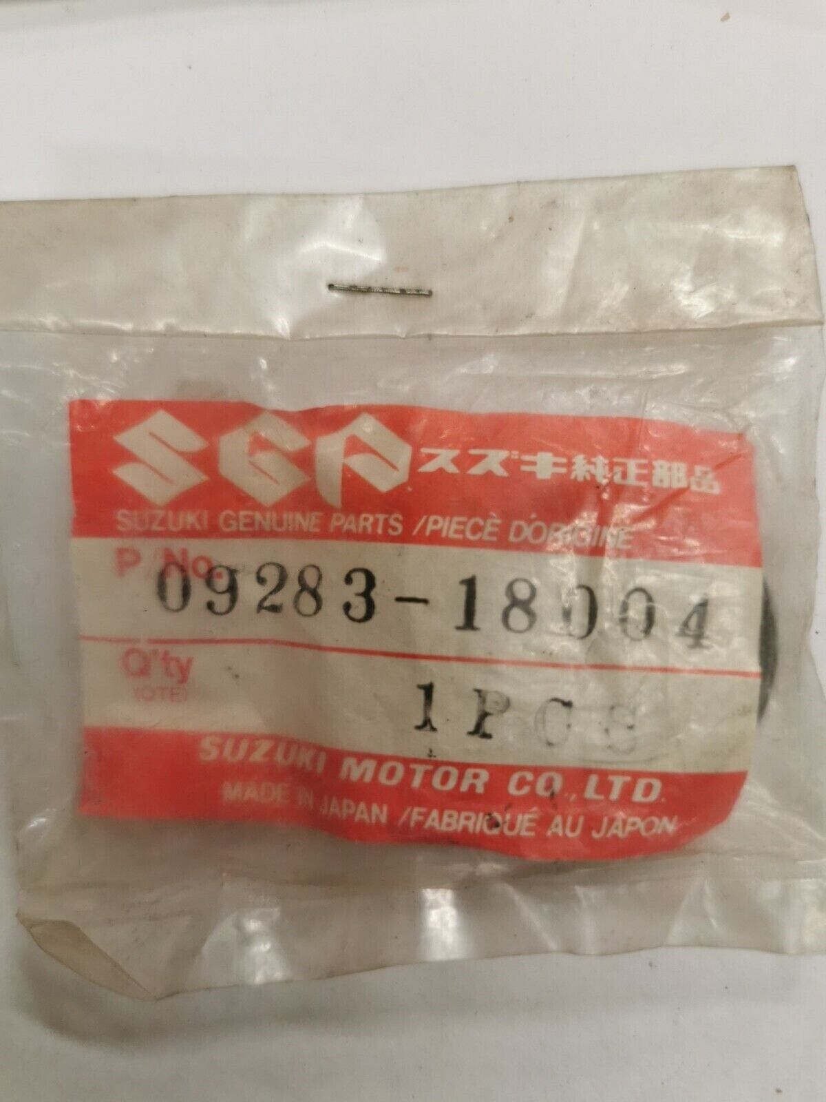 NOS SUZUKI RM80 OIL SEAL 09283-18004 S29