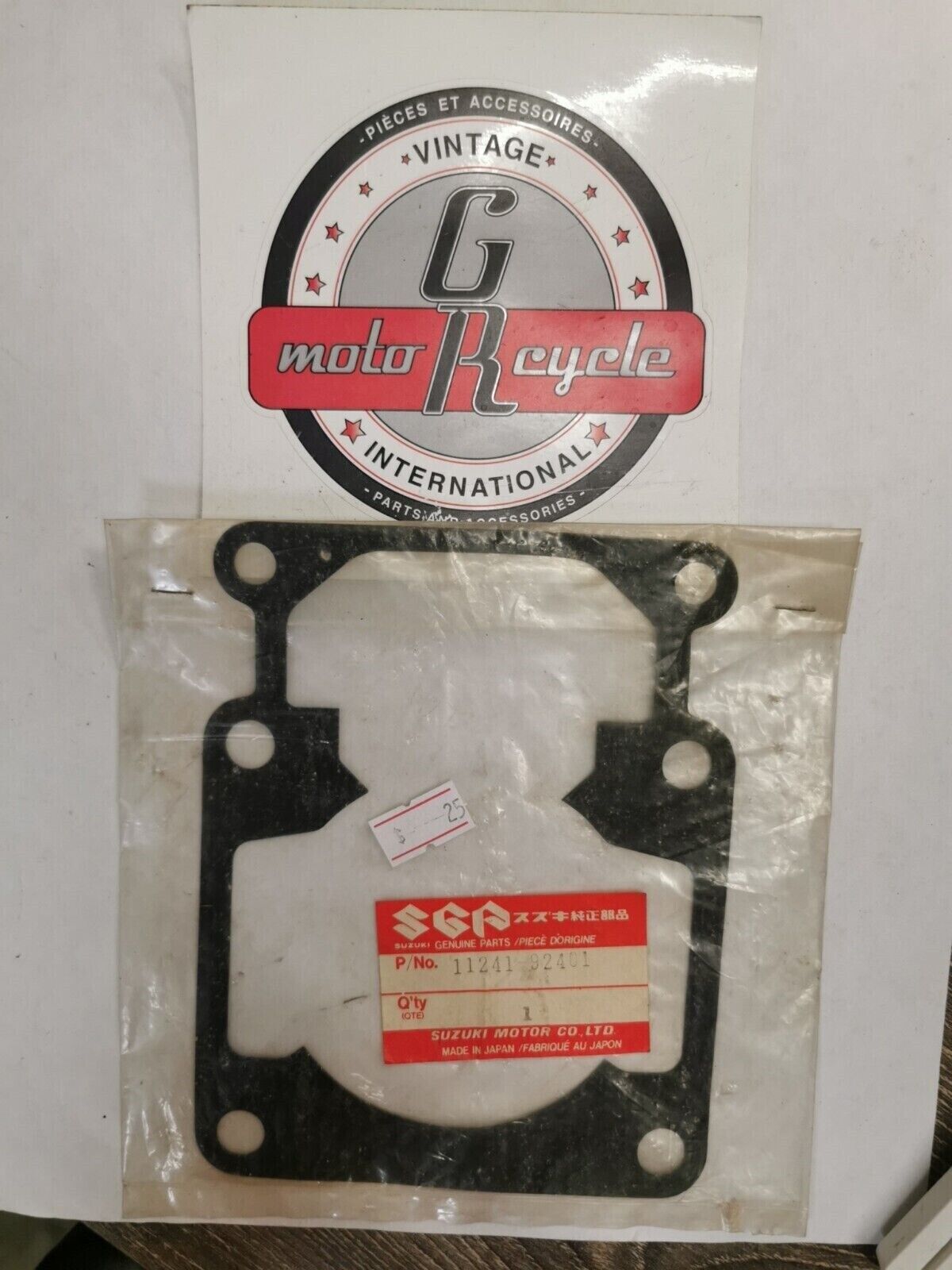 NOS SUZUKI Cylinder Gasket Set 11241-92401 S26