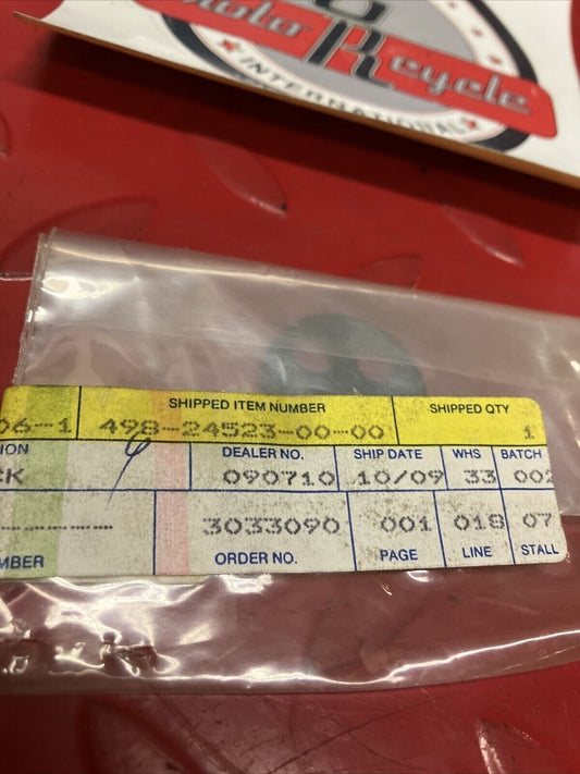 NOS YAMAHA PETCOCK VALVE GASKET 498-24523-00-00 Y63