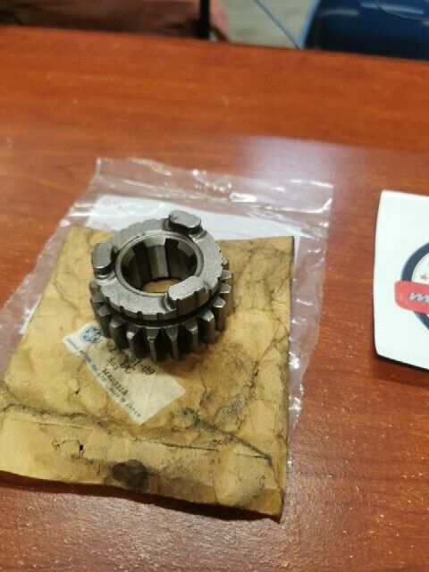 NOS Yamaha 1977 XS750 5TH WHEEL GEAR 1J7-17251-09-00 Y153