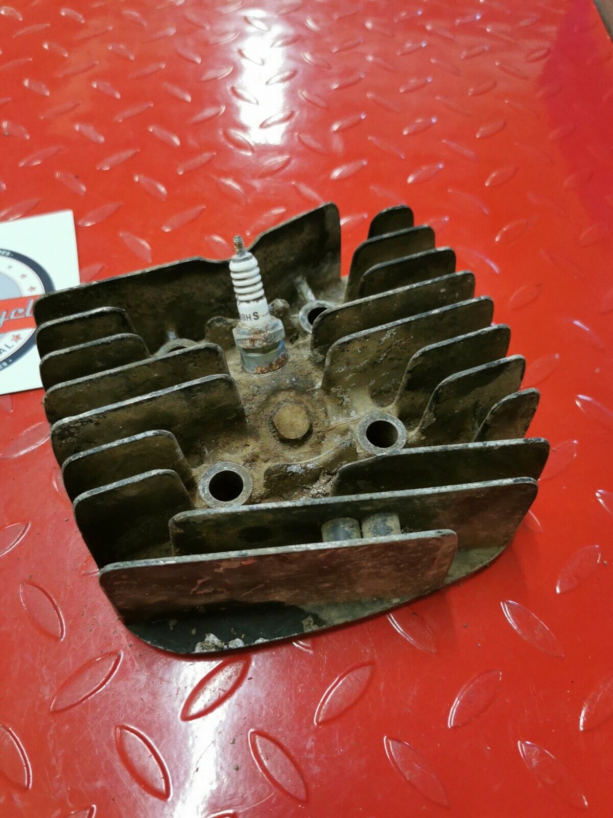 Kawasaki F7 1974 1975 cylinder head jug barrel cover T
