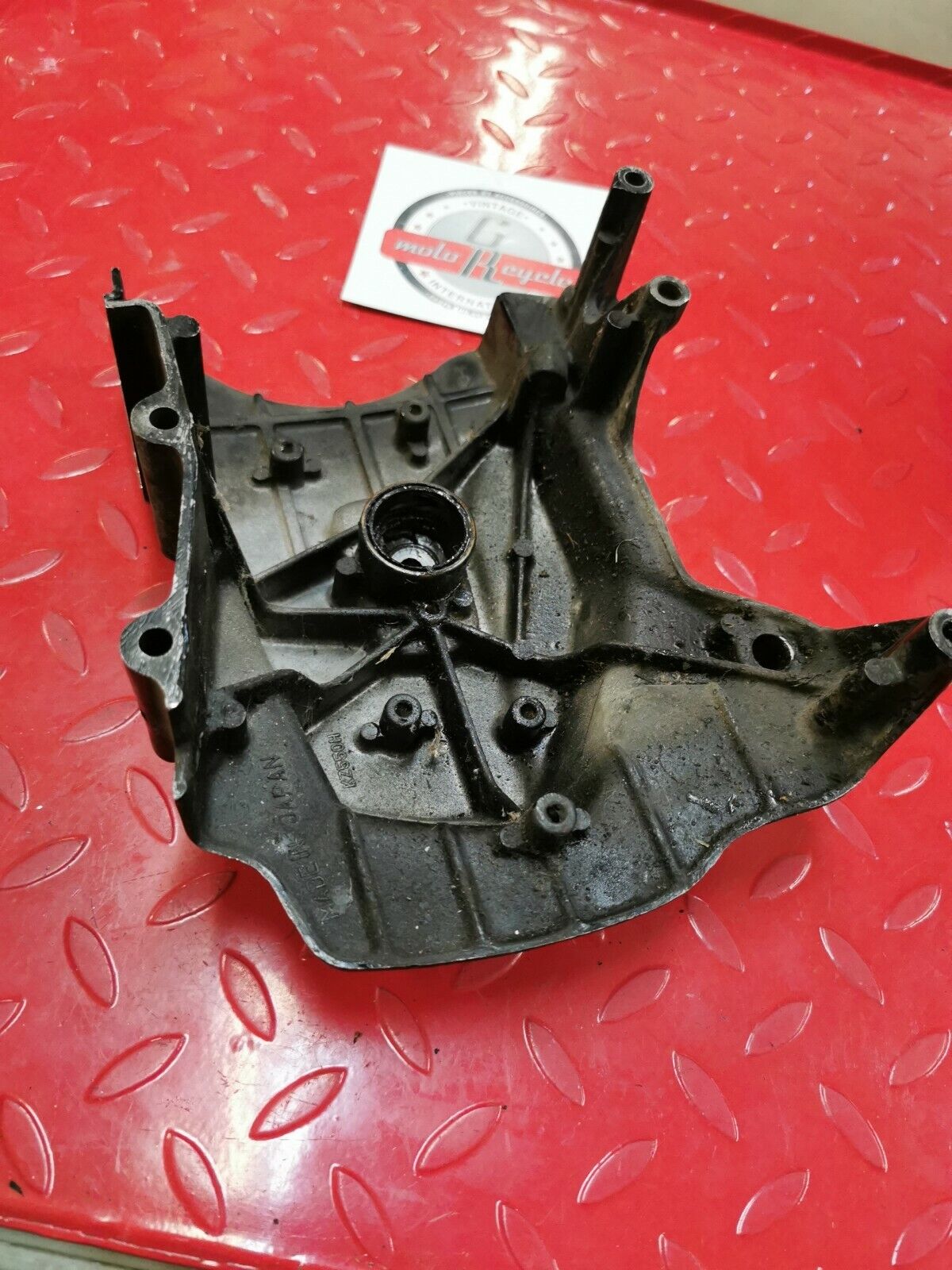 Kawasaki KZ550H GPZ550 KZ GPZ 550H 1982 1983 left crankcase cover chain guard