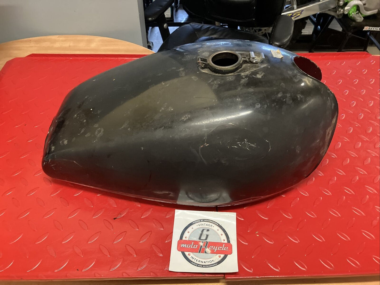 Kawasaki Z1 1975 Fuel tank gas petrol reservoir
