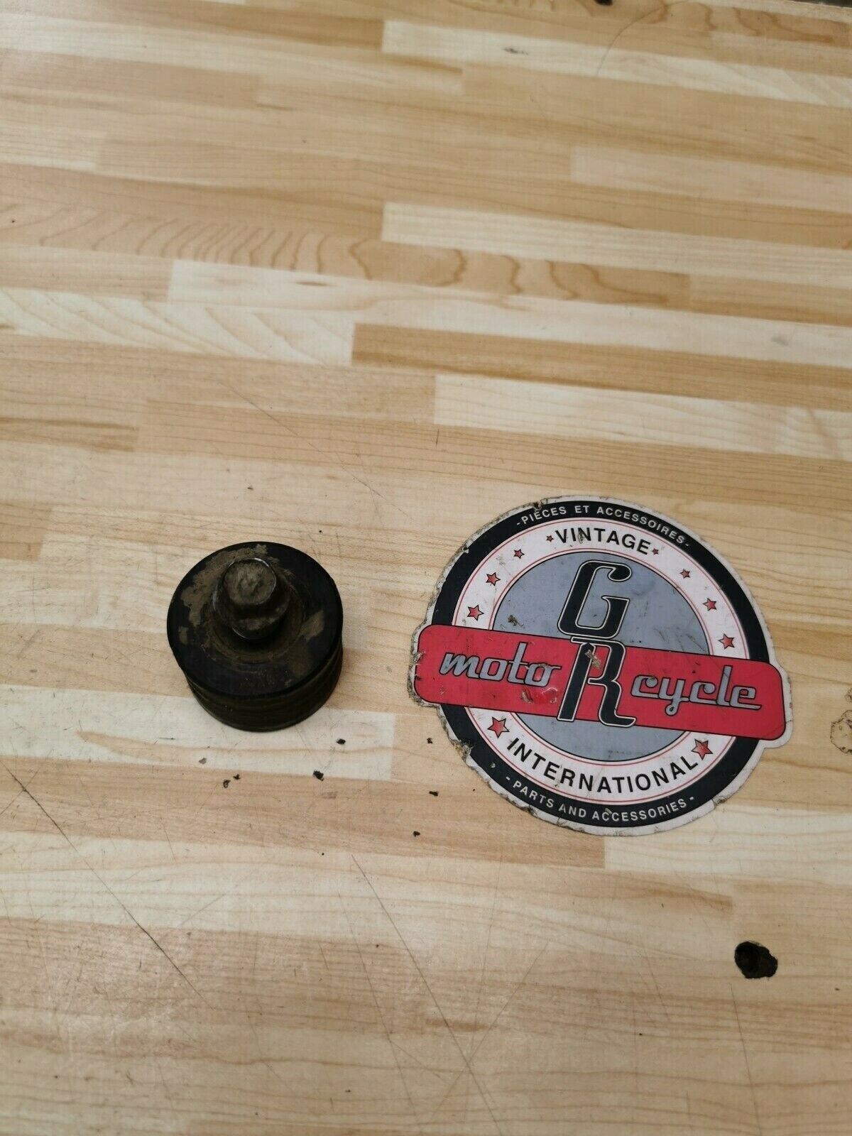Suzuki DR350 1992 drive chain roller guide slider