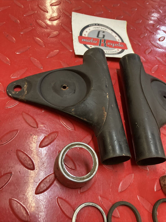 Kawasaki G5 1972 fork headlight bracket guide cover 44033-044-21 44034-043-21