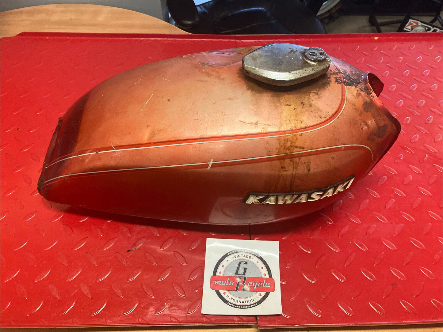Kawasaki KZ400 1976 1977 Fuel tank gas petrol reservoir