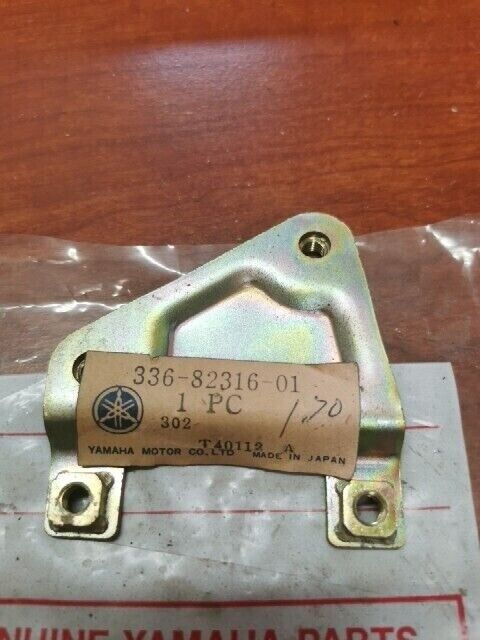 NOS Yamaha IGNITION COIL BRACKET 336-82316-01-00 SUB 336-82316-00-00 Y166