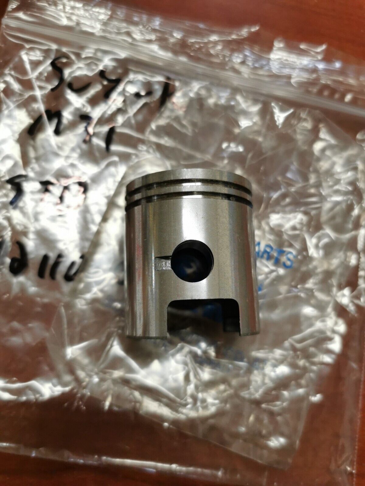 NOS Suzuki M31 PISTON STD 12110-02610 S32