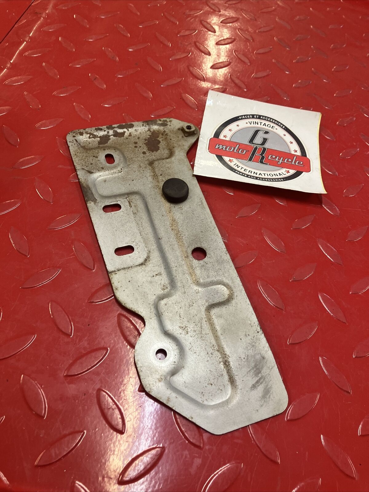 Suzuki RV90 1976 fuel tank protector plate guard