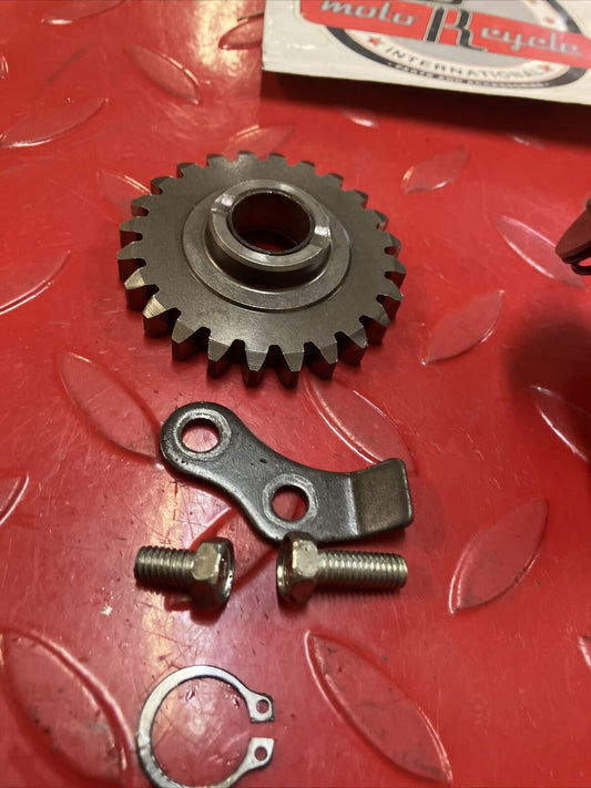 Suzuki RM125 1985 kickstarter kick starter spindle shaft idle gear 1984