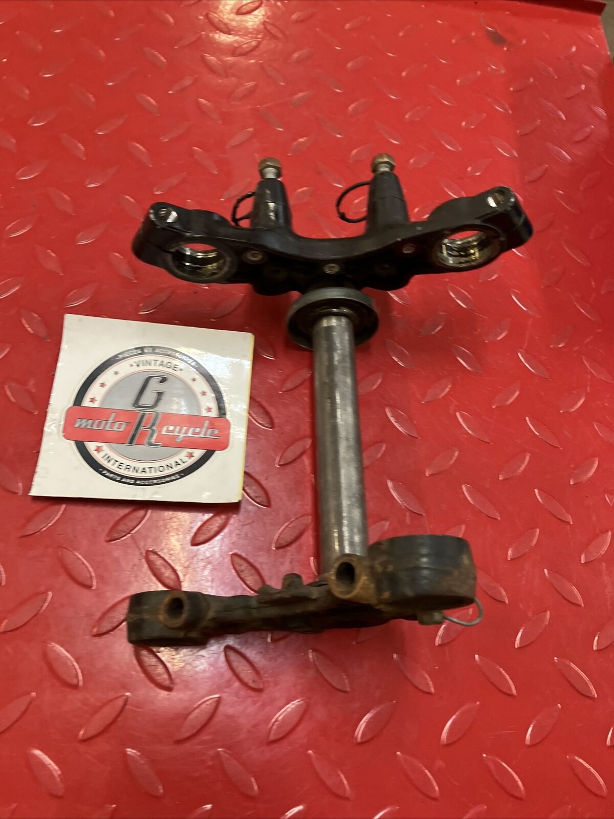 Kawasaki G5 1972 steering stem triple clamp tree 44037-044