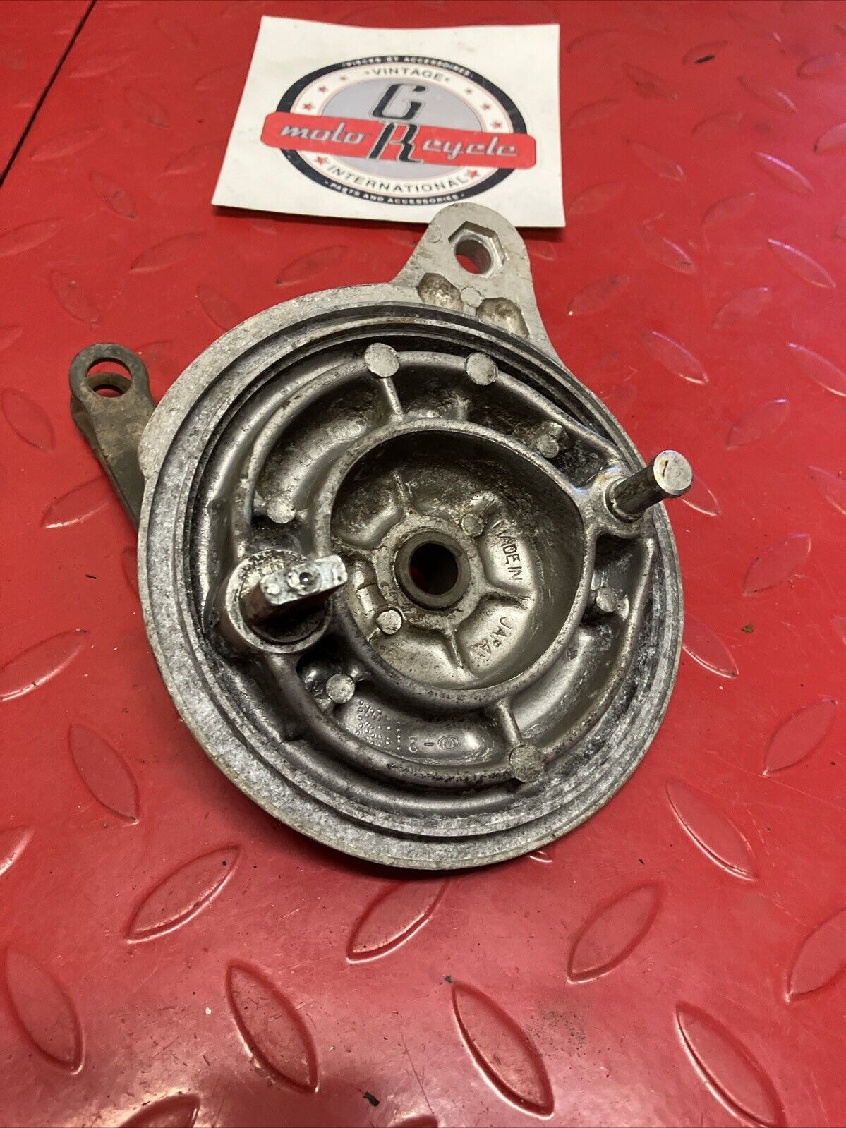 Suzuki RV90 1975 rear brake panel plate drum