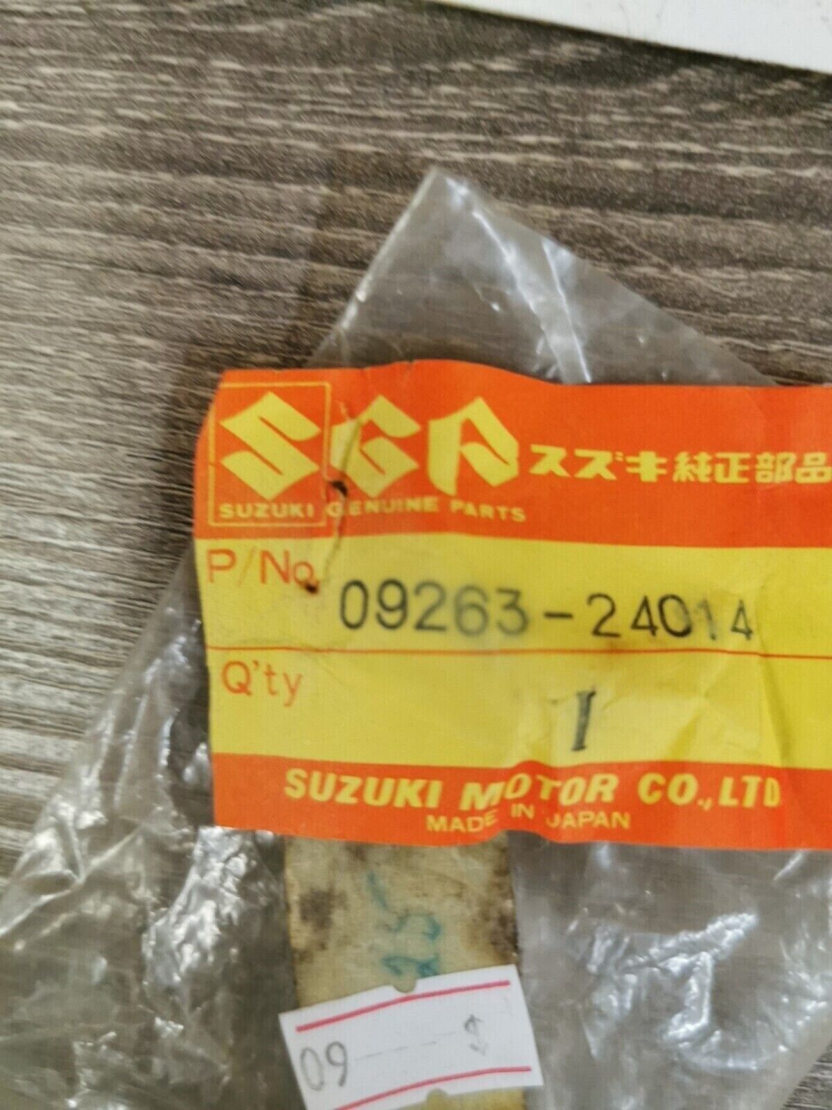 NOS SUZUKI RM250 LT250R RMX250T BEARING 09263-24014 SUB BY 09263-24026  S23